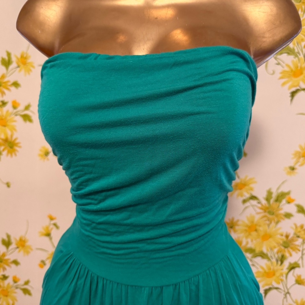 Sold! 🎈Strapless maxi dress in green size M - Picture 2 of 10